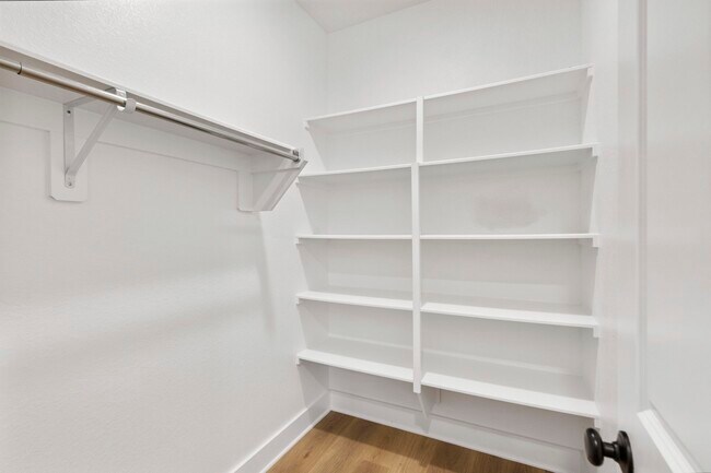 Building Photo - 415 N Hillary Step Pl