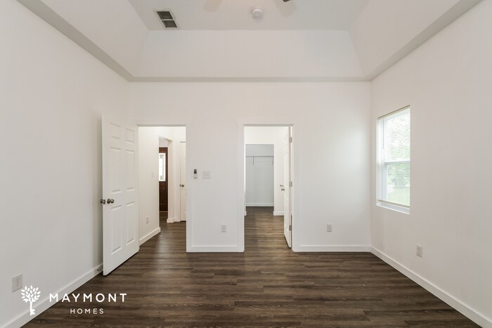 Building Photo - 402 Foxridge Ct