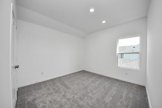 Building Photo - 27111 Blue Pool Dr