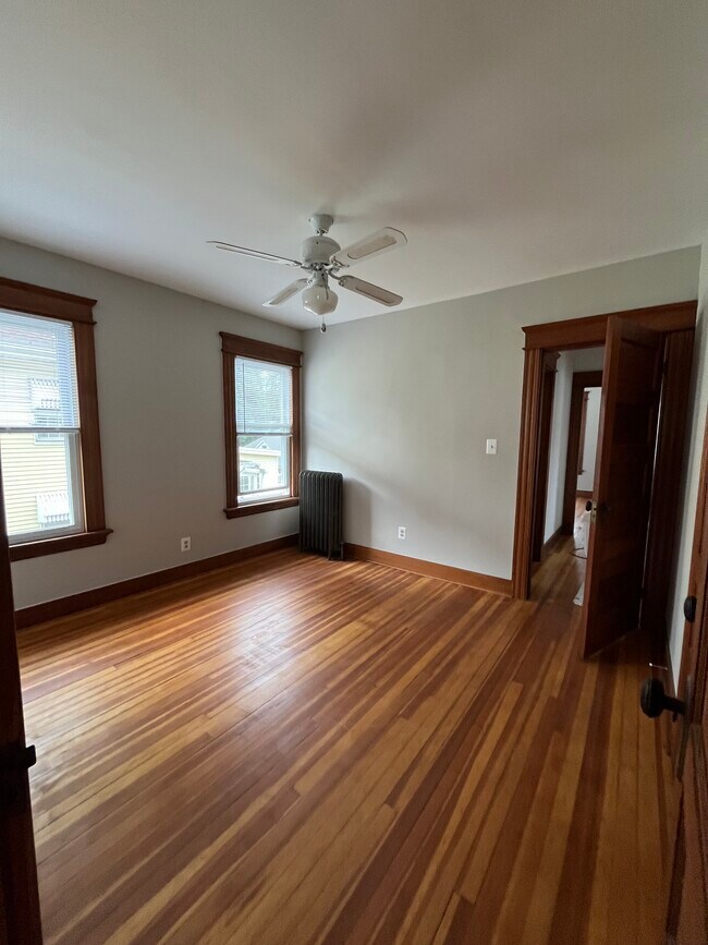 Bed room - 63 Oak Ave