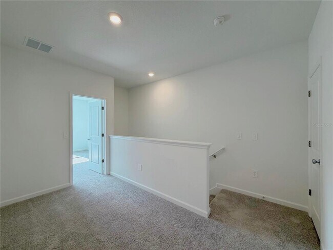 Building Photo - 618 Poppy Ln