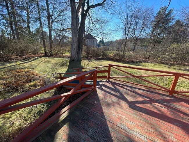 Building Photo - 10 Millwood Cir