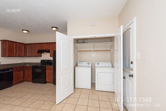 Building Photo - 3612 S Hampton Ct