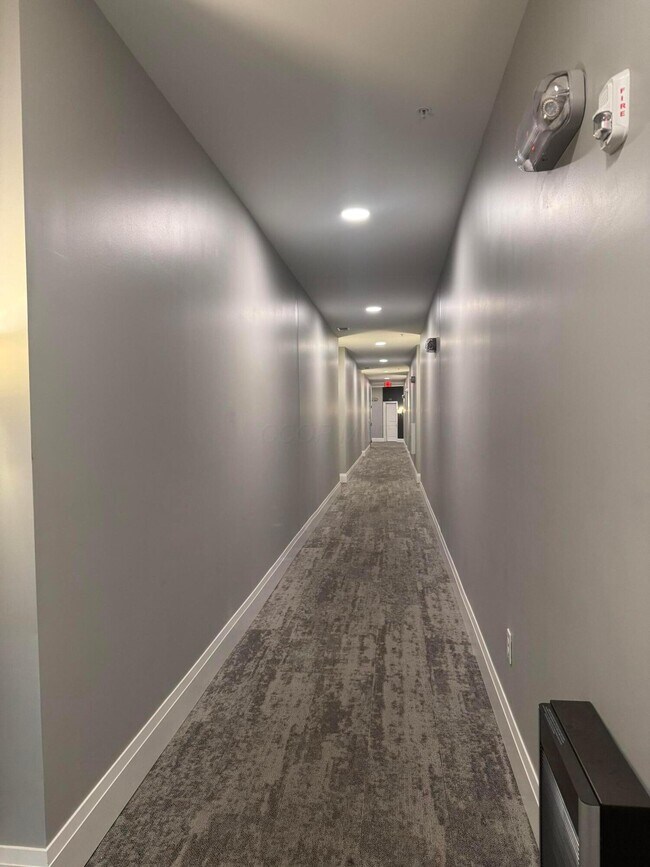 Building Photo - 6633 Dale Dr