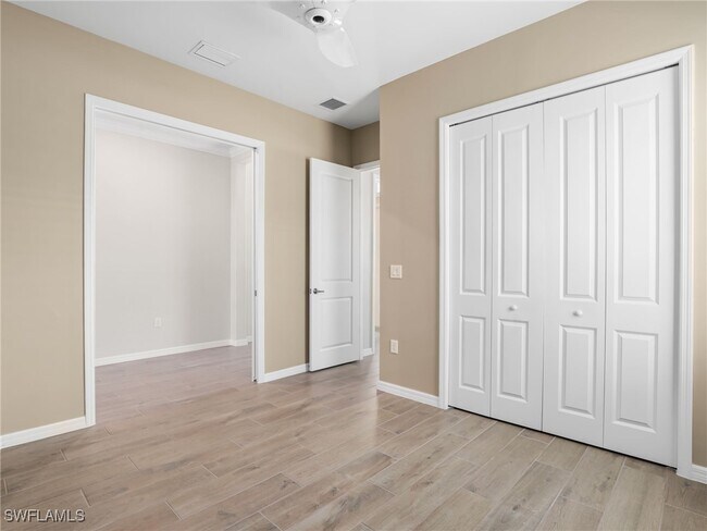 Building Photo - 15904 Sugar Hl Dr