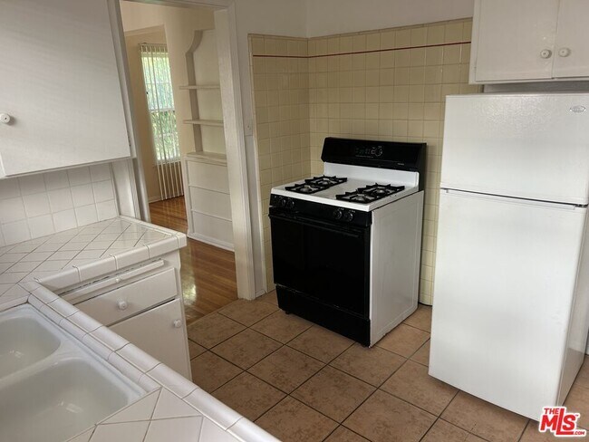 Building Photo - 244 S Lasky Dr