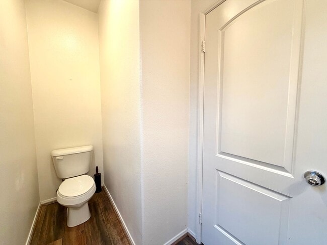 Building Photo - Stylish 2-Bedroom Living with Community Amenities