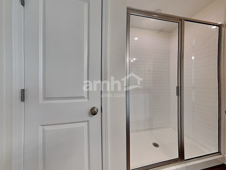 Building Photo - 4742 Reisswood Loop