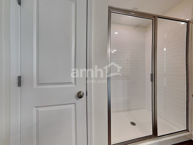 Building Photo - 4742 Reisswood Loop