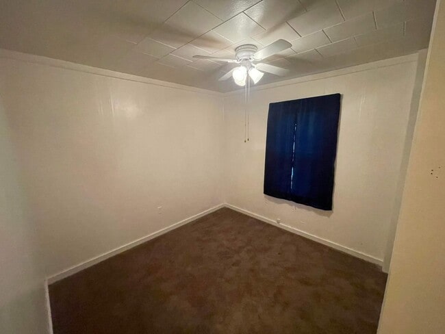 Building Photo - Cute, Centrally located House