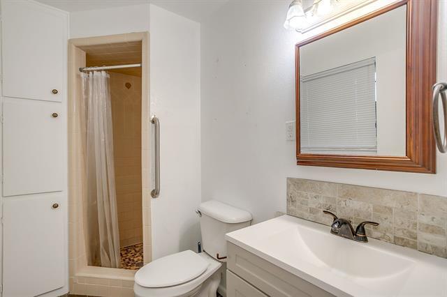 Building Photo - 1911 Joslin St