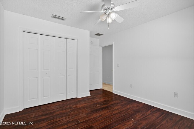 Building Photo - 10008 Sifton Ct