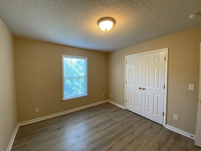 Building Photo - 533 Scholastic Ct