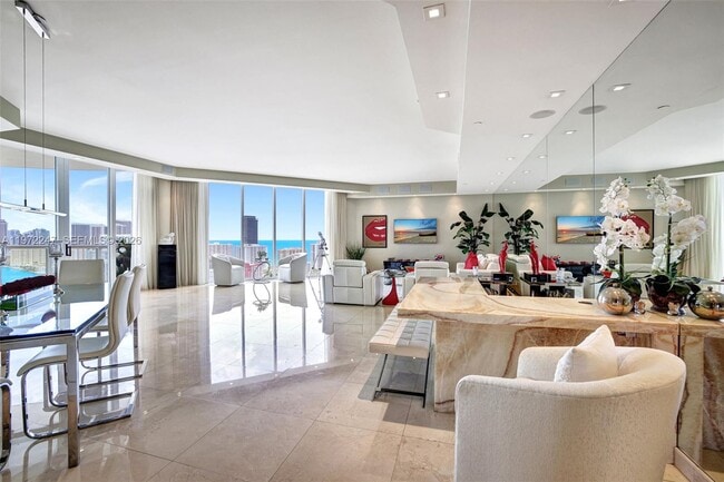 Building Photo - 21200 Point Pl