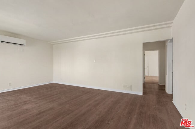 Building Photo - 1154 Cochran Ave