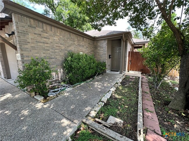 Building Photo - 362 E Faust St