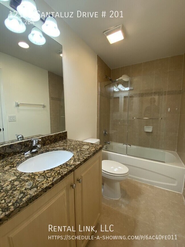 Building Photo - 12101 Santaluz Dr