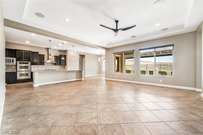 Building Photo - 2501 Luberon Dr