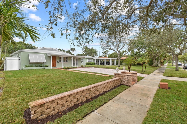 Building Photo - 214 Seville Rd