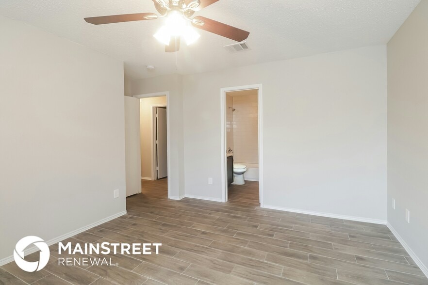 Building Photo - 735 Panola Dr