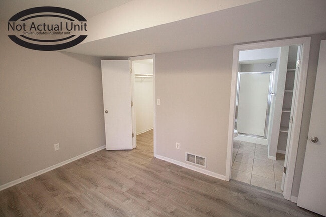 Building Photo - 1427 Greensboro Dr