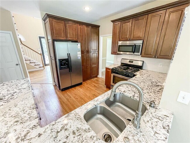 Building Photo - 1598 Brentwood Dr