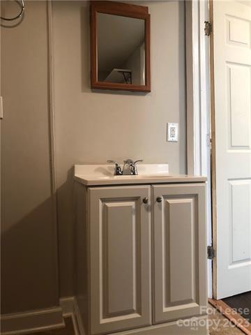 Building Photo - 48 Julian St