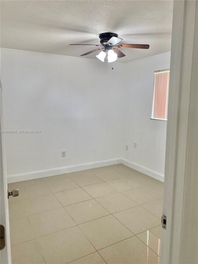 Building Photo - 12 Andros Rd