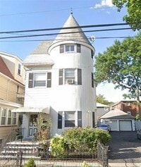 Building Photo - 218 77th St