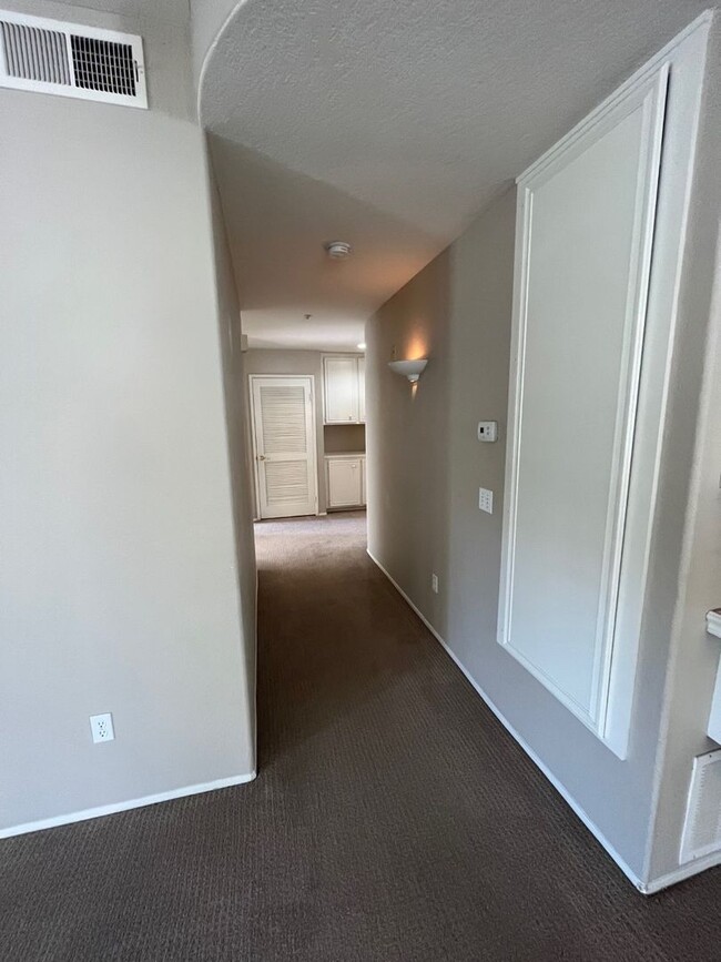 Building Photo - Charming 2nd Floor Condo in Rancho Bernard...