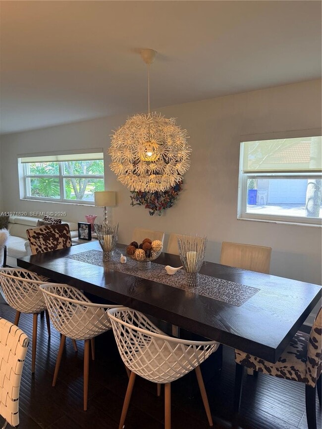 Building Photo - 2857 N Palm Aire Dr