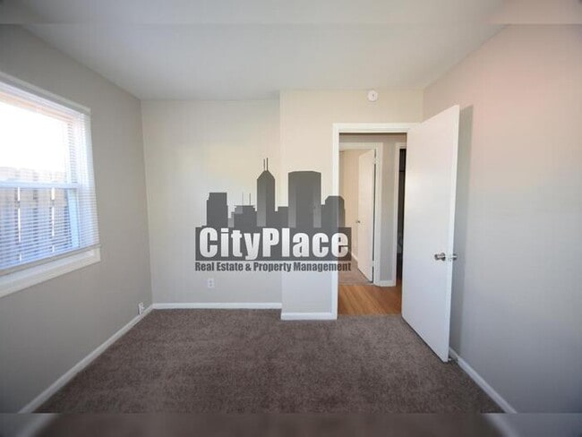 Building Photo - 3219 N Colorado Ave