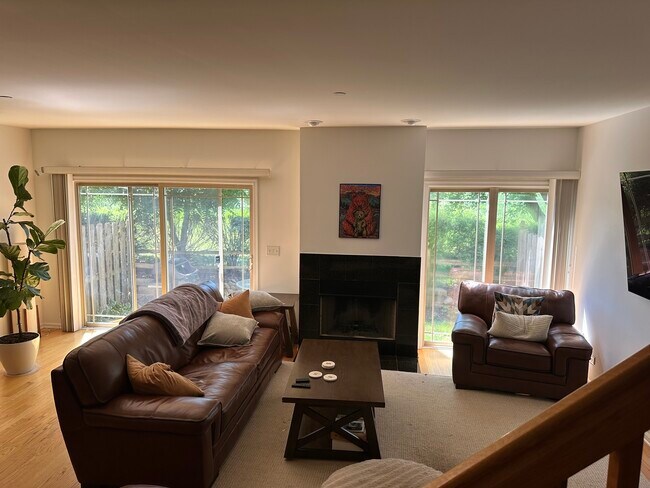 Building Photo - 152 Finstad Dr