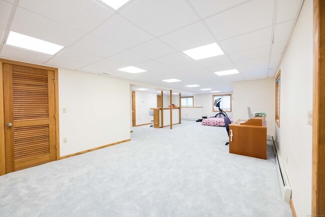 Building Photo - 18 Clifford Ave