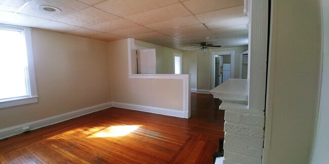 Building Photo - Very Nice 2 Bedroom 1 Bath House in Madiso...