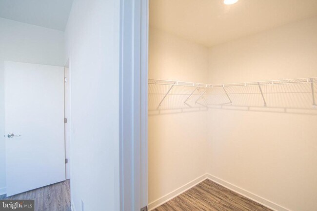 Building Photo - 3013 Evergreen Walk