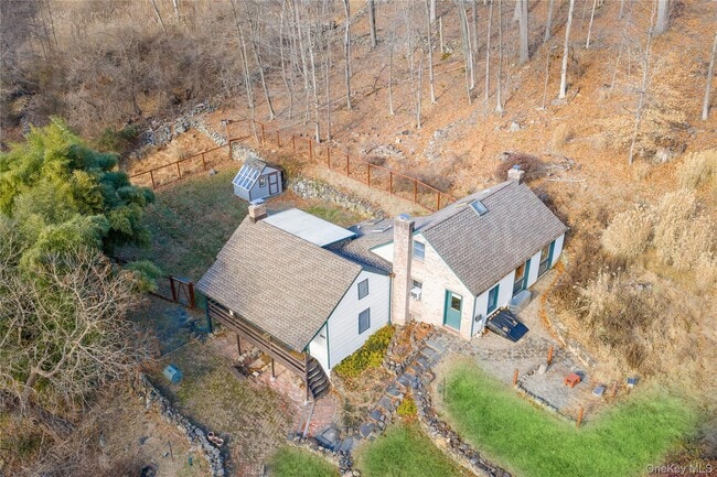 Building Photo - 689 S Mountain Rd