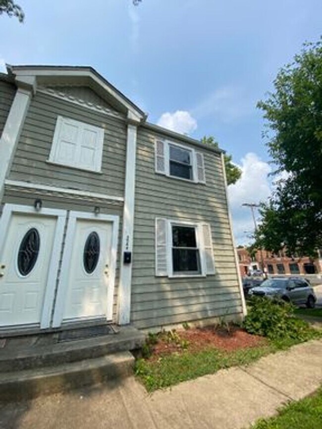 Building Photo - 2547-2549 Neil Avenue