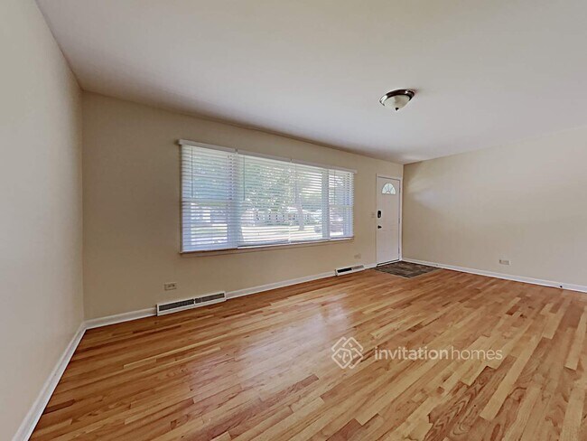 Building Photo - 334 Martin Dr