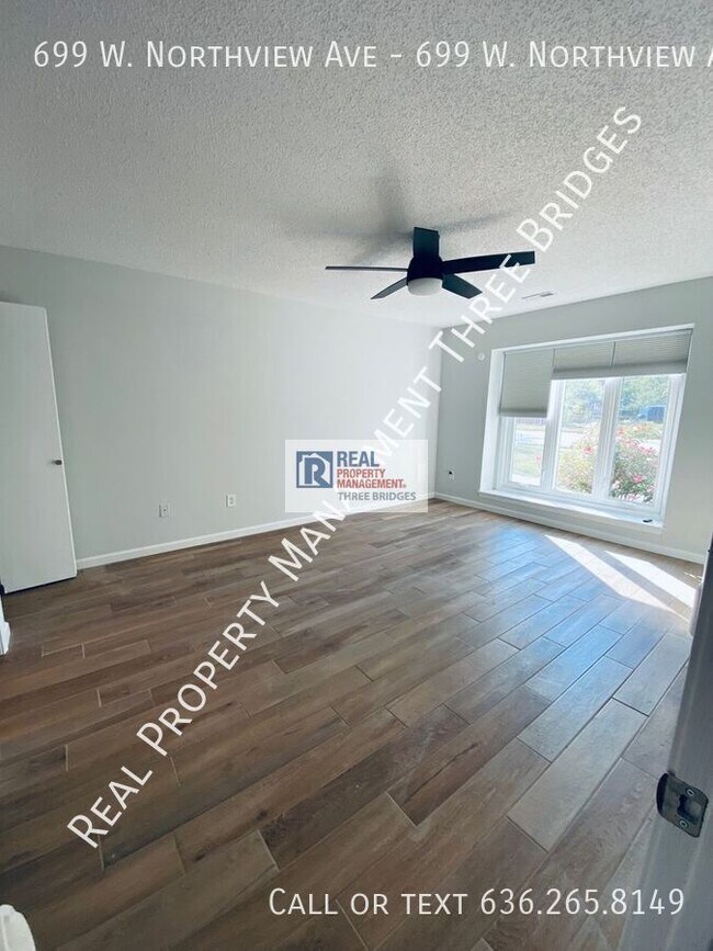 Building Photo - 699 W Northview Ave