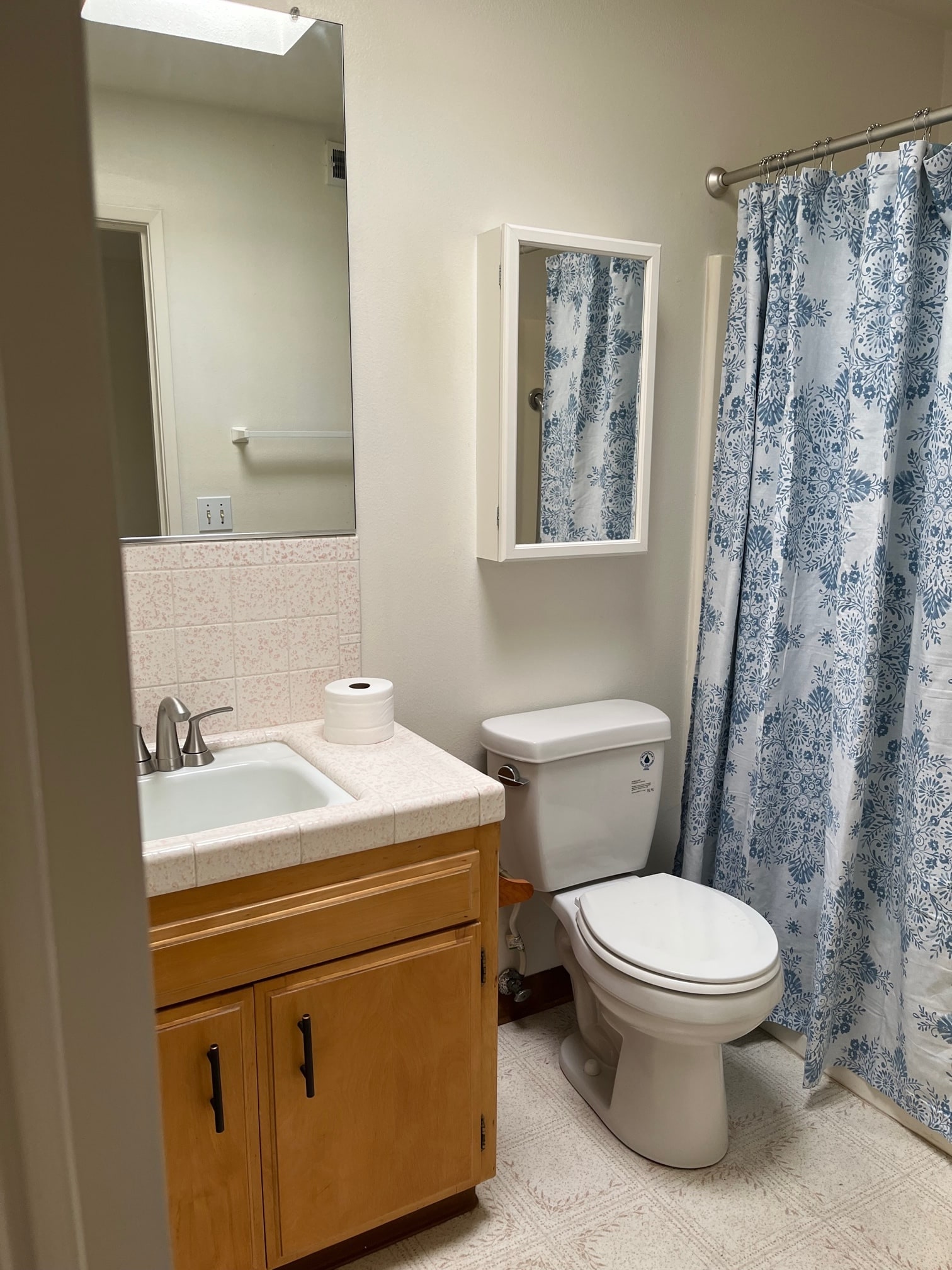 Bathroom with tub - 225 Butte Dr
