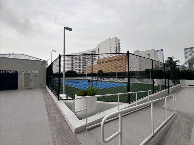 Building Photo - 770 Claughton Island Dr