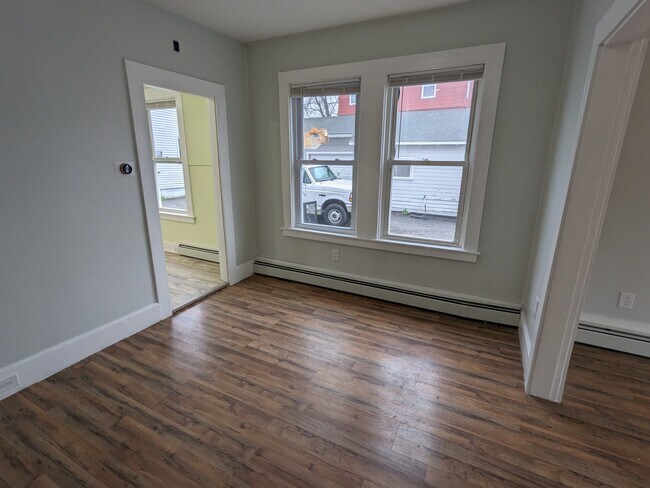 Building Photo - 23 Middle St