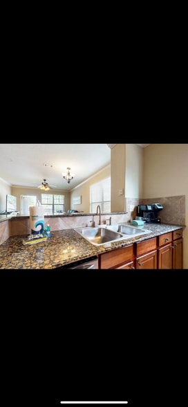 Building Photo - 901 Charo Pky