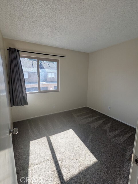 Building Photo - 1460 Kendall Dr