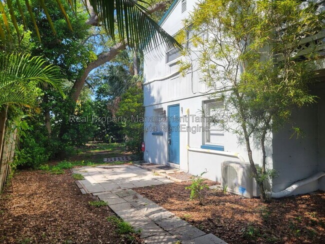 Building Photo - 643 Wisteria Ct
