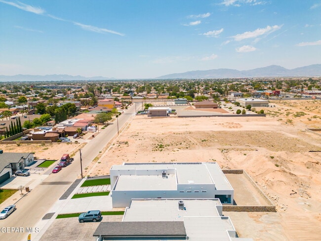 Building Photo - 11337 Ardelle Ave