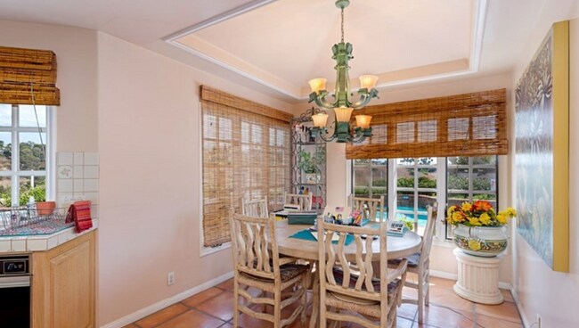 Building Photo - 6 South Peak