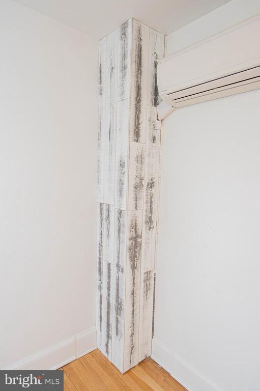 Building Photo - 308 N Division St