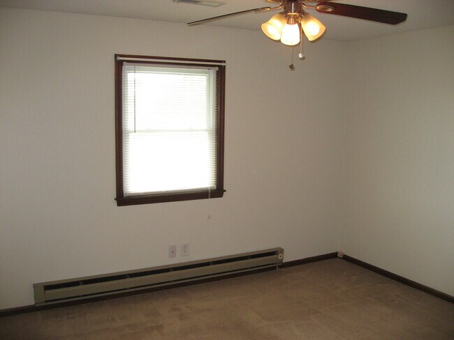 Building Photo - 712 Erin Place